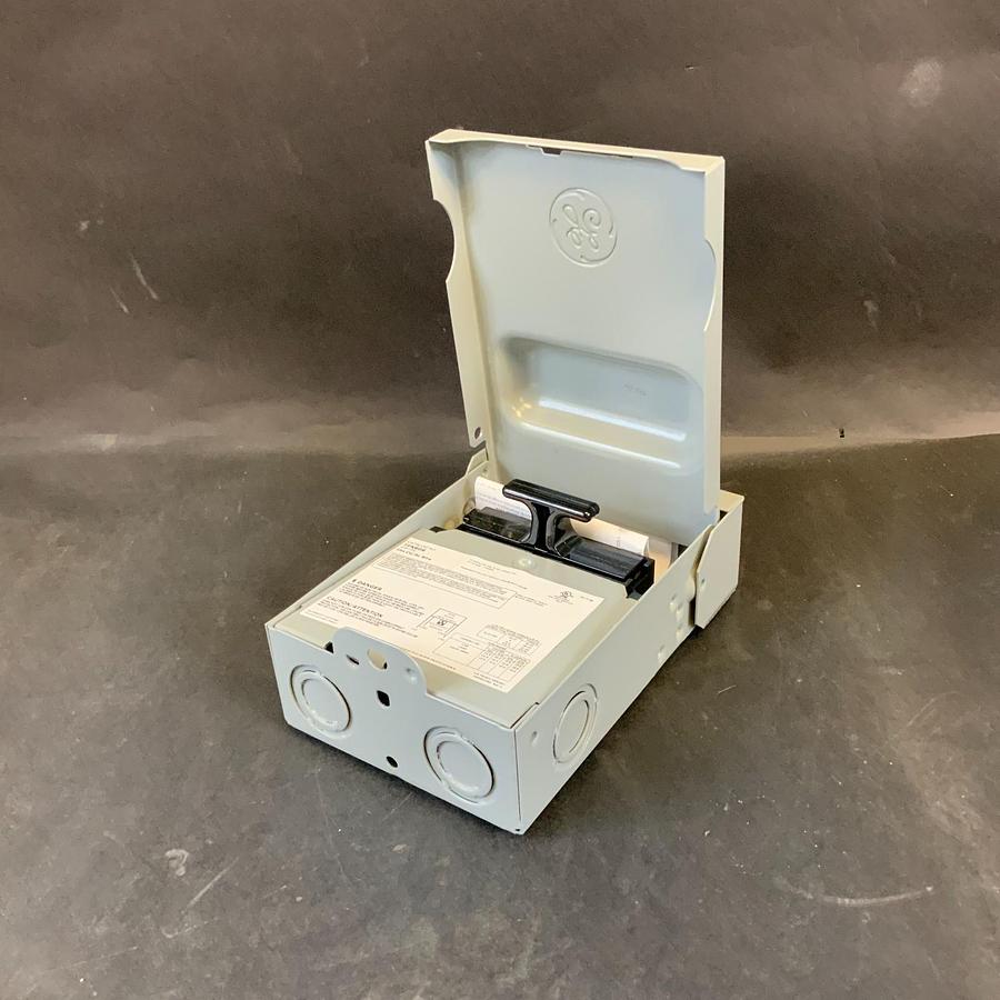 Used GE TFN60RCP NON-FUSIBLE AIR CONDITIONER DISCONNECT - NEW ($15 OBO)