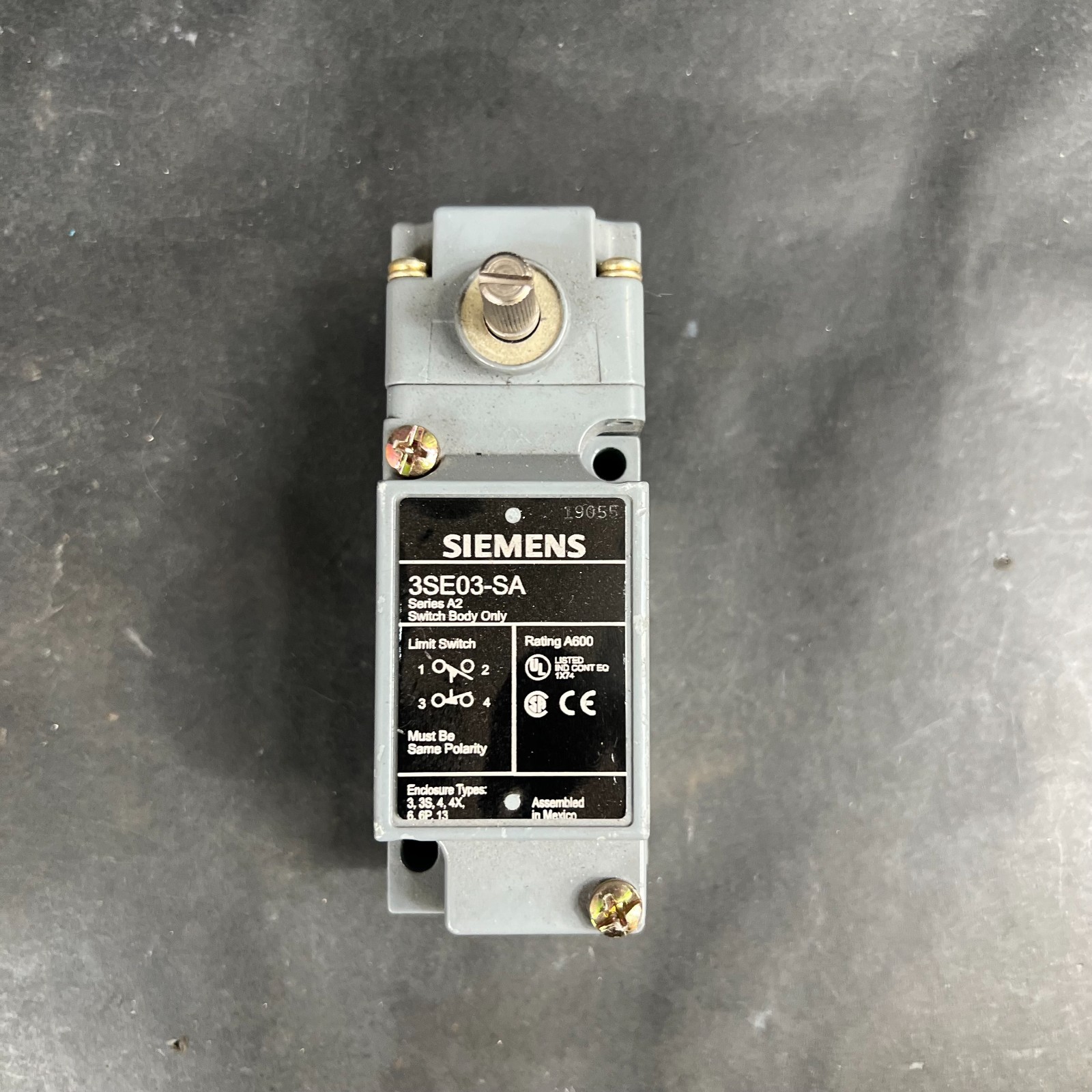 Used SIEMENS 3SE03-SA LIMIT SWITCH ($90 OBO)