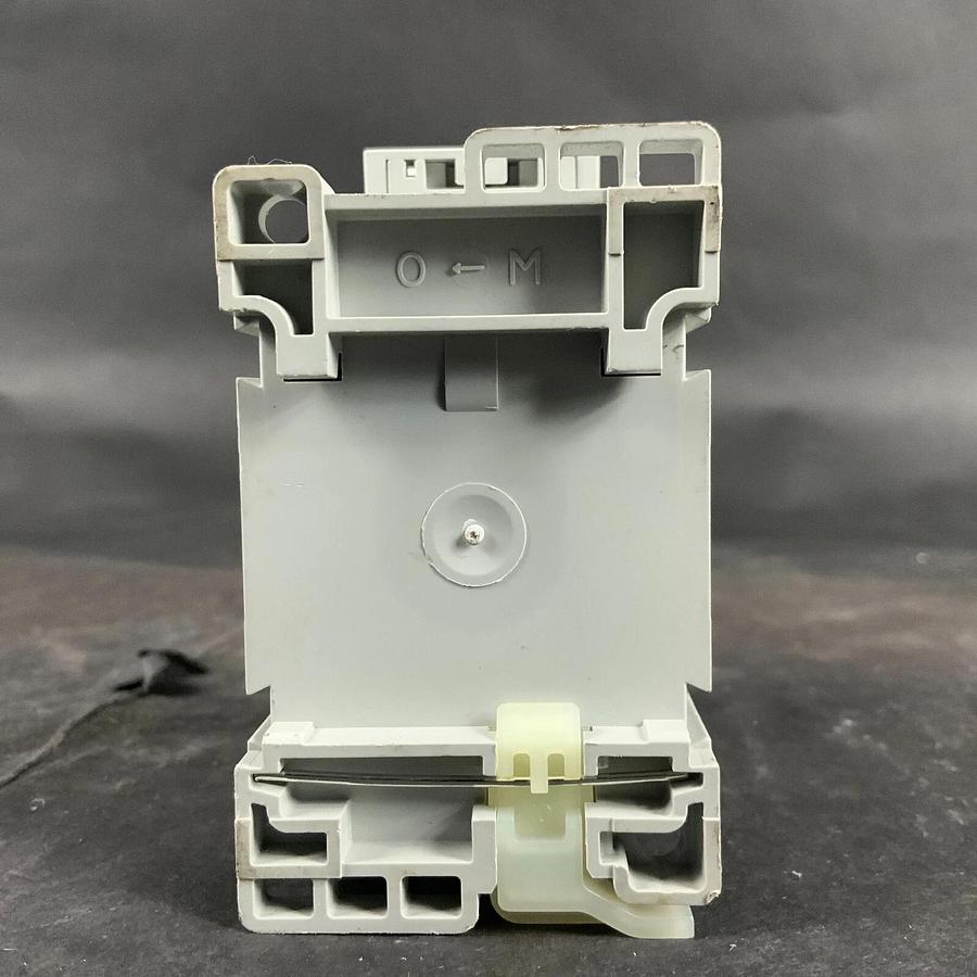 ALLEN BRADLEY 100-C23E 01 CONTACTOR ($15 OBO)