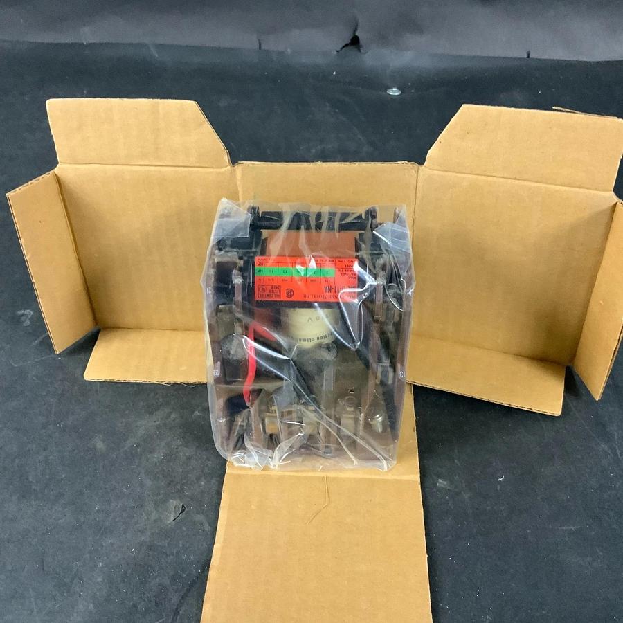 KLOCKNER MOELLER DIL0-11-NA CONTACTOR ($40 OBO)