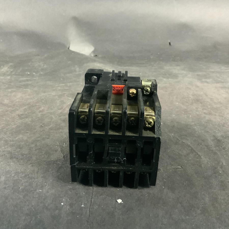 Used MITSUBISHI SR-40RM CONTACTOR RELAY ($100 OBO)