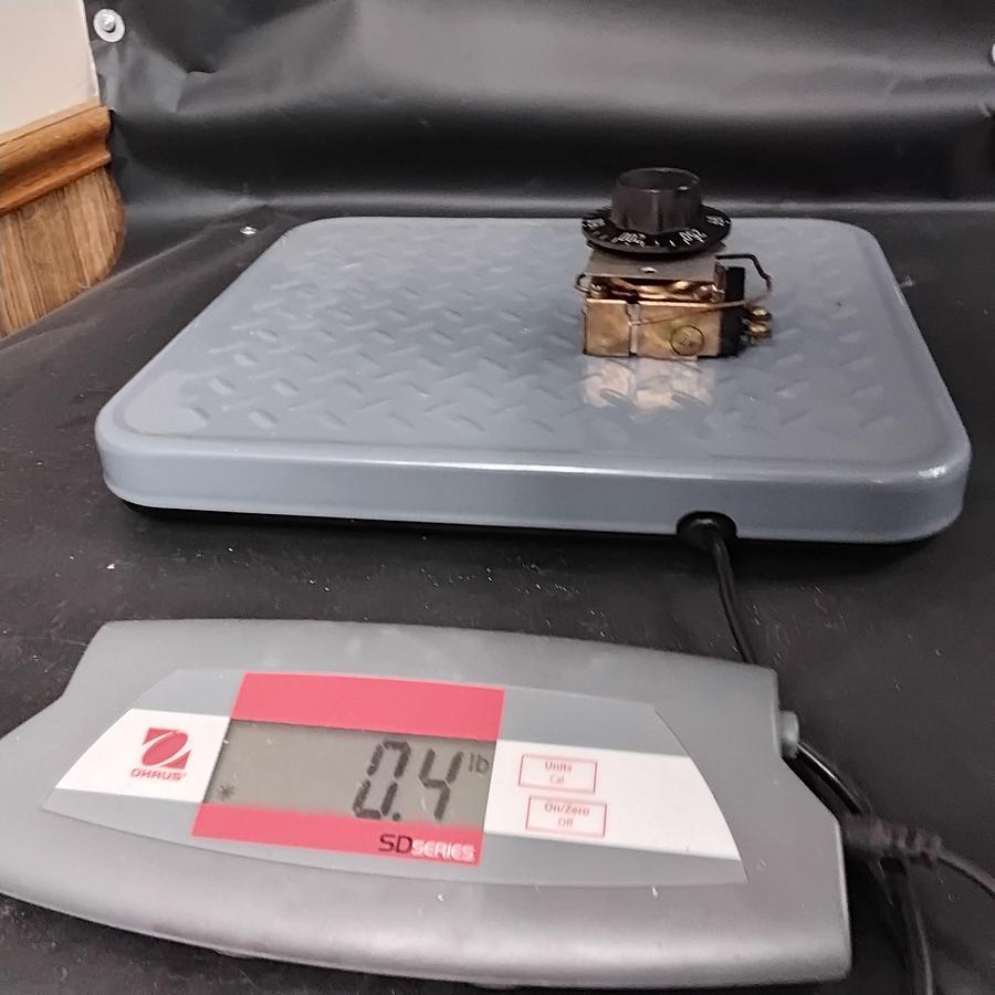Used ROBERTSHAW EA3 SERIES ELECTRIC THERMOSTAT ($20 OBO)