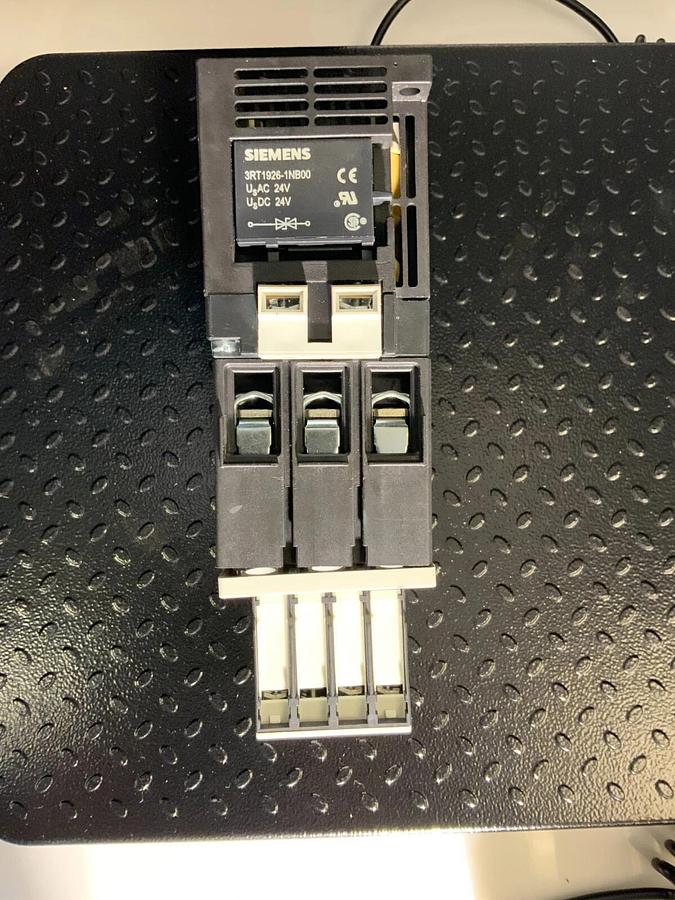 Used SIEMENS 3RT1035-1QB44-3MA0 ($14.99 OBO!!!) (4 TOTAL!!!)