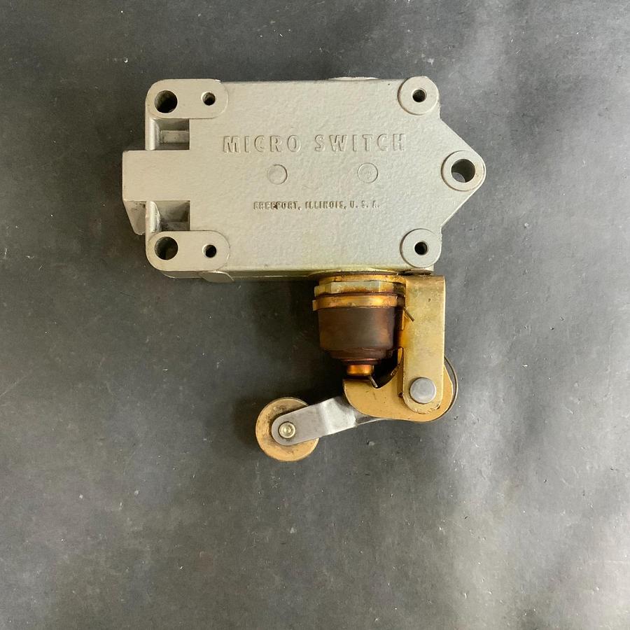 Used HONEYWELL MICROSWITCH BAF1-2RN2-RH SNAP ACTION ROLLER SWITCH ($60 OBO)