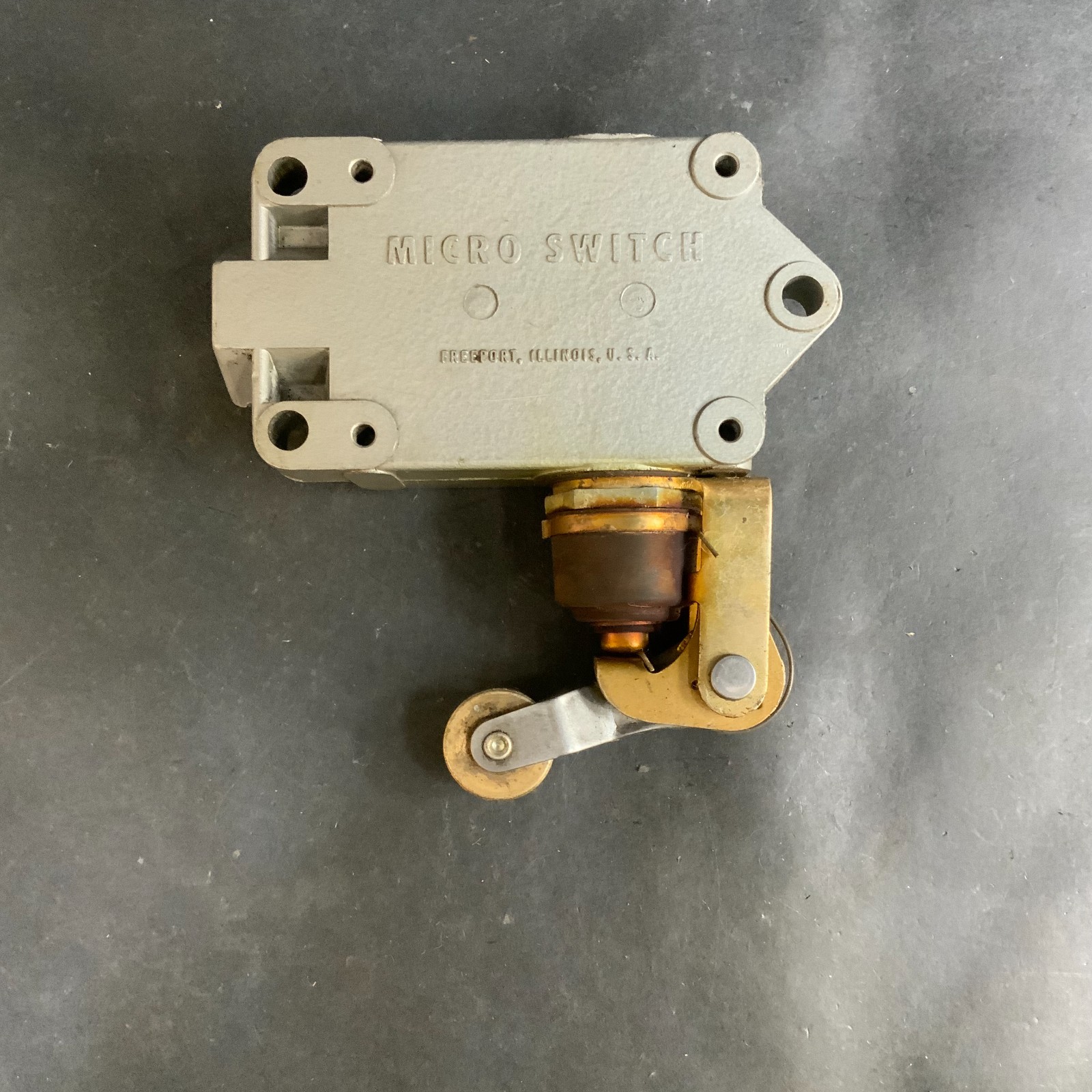 Used HONEYWELL MICROSWITCH BAF1-2RN2-RH SNAP ACTION ROLLER SWITCH ($60 OBO)