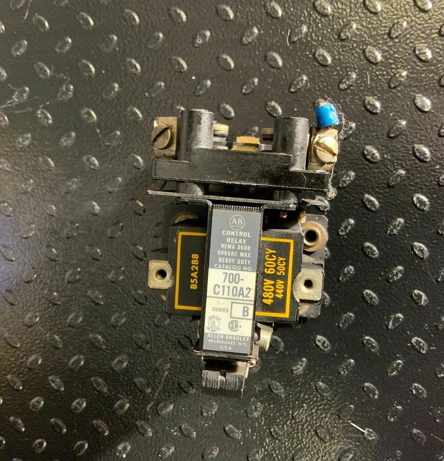 ALLEN BRADLEY 700-C110A2 ($74.99 OBO)