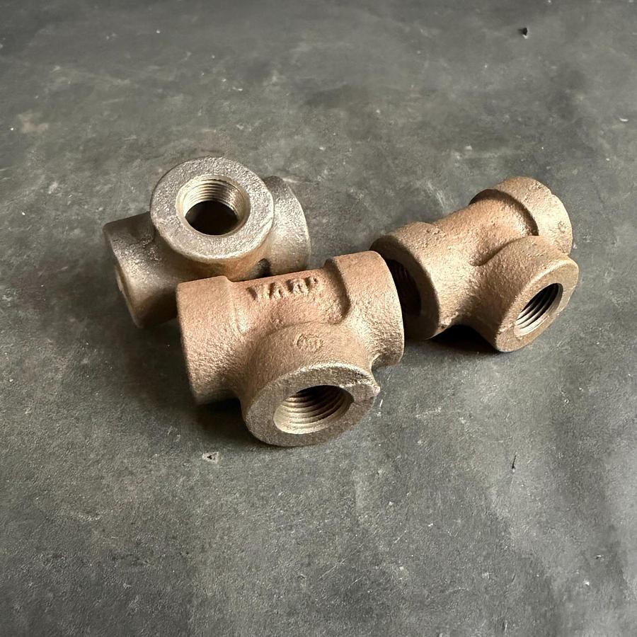 Used MSC 3/8” TEE BLACK FITTING - SET OF 3
