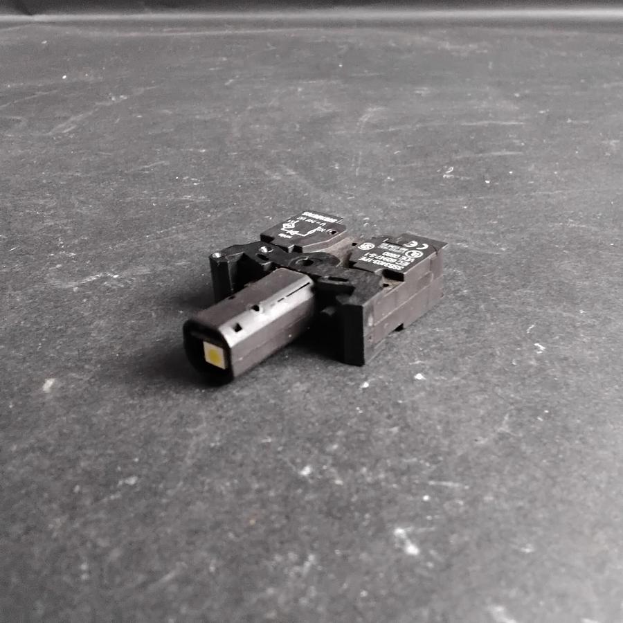 Used SIEMENS 3SB3403-1PE CONTACT BLOCK ($14 OBO)