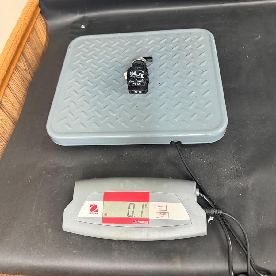 Used CUTLER HAMMER E22B2 SELECTOR SWITCH ($20 OBO)