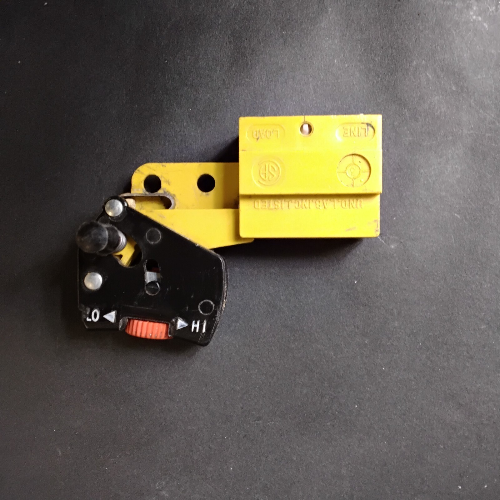 Used LUCERNE 30784977 LOCK ACTUATOR ($5 OBO)