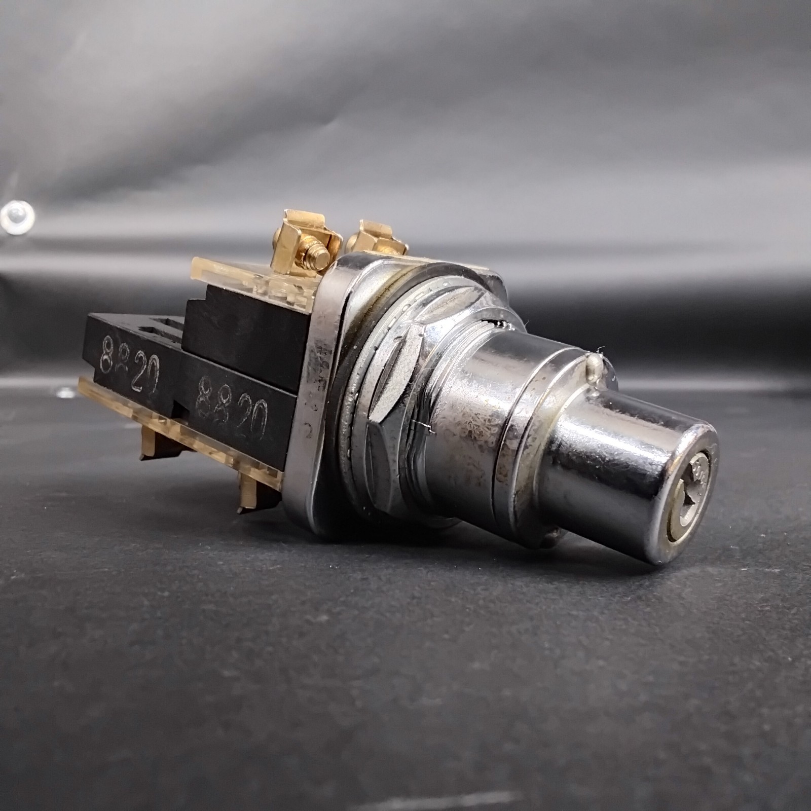 Used FURNAS 52SC6AE SER A KEYED SELECTOR SWITCH ($25 OBO)