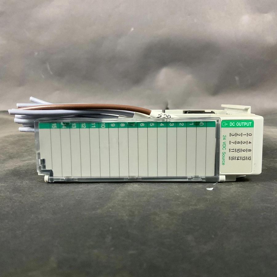 Used ALLEN BRADLEY 1769-OB16 SER B SOURCING OUTPUT MODULE ($50 OBO)