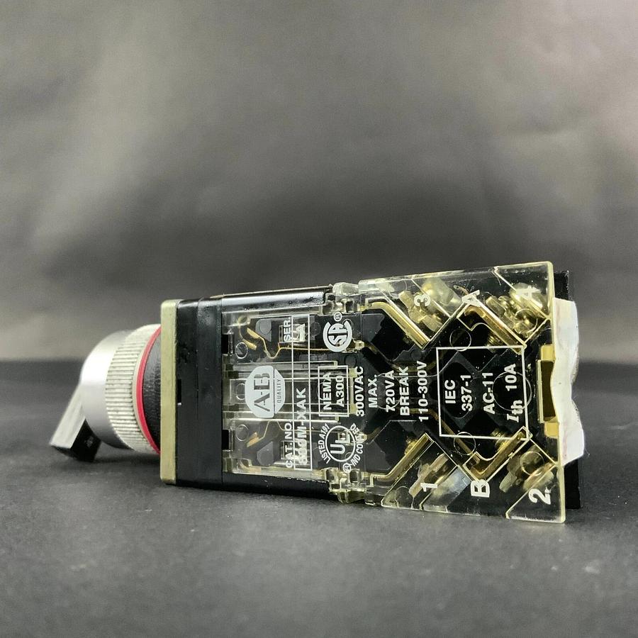 Used ALLEN BRADLEY 800MR-HX2B SELECTOR SWITCH ($20 OBO)