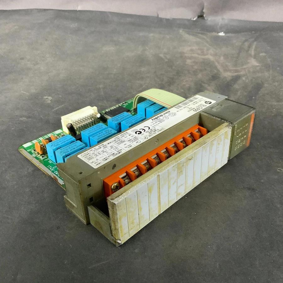 Used ALLEN BRADLEY 1746-OW16 SER C OUTPUT MODULE ($30 OBO)