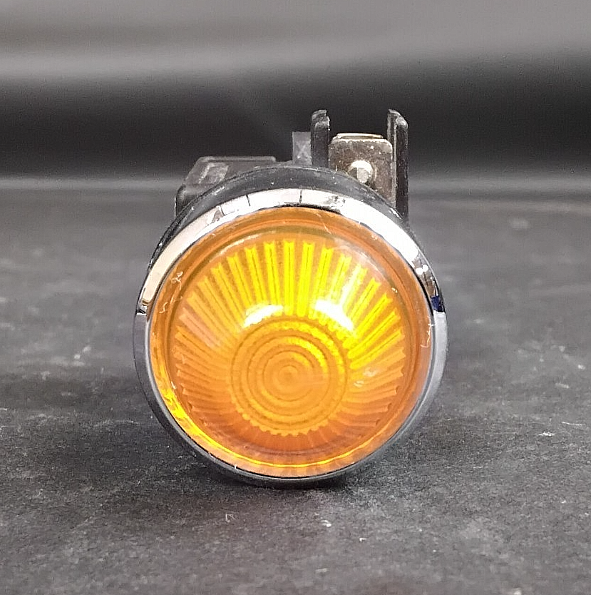 Used KLOCKNER MOELLER FB-NA PILOT LIGHT 250V 2.6W YELLOW LENS ($18 OBO)