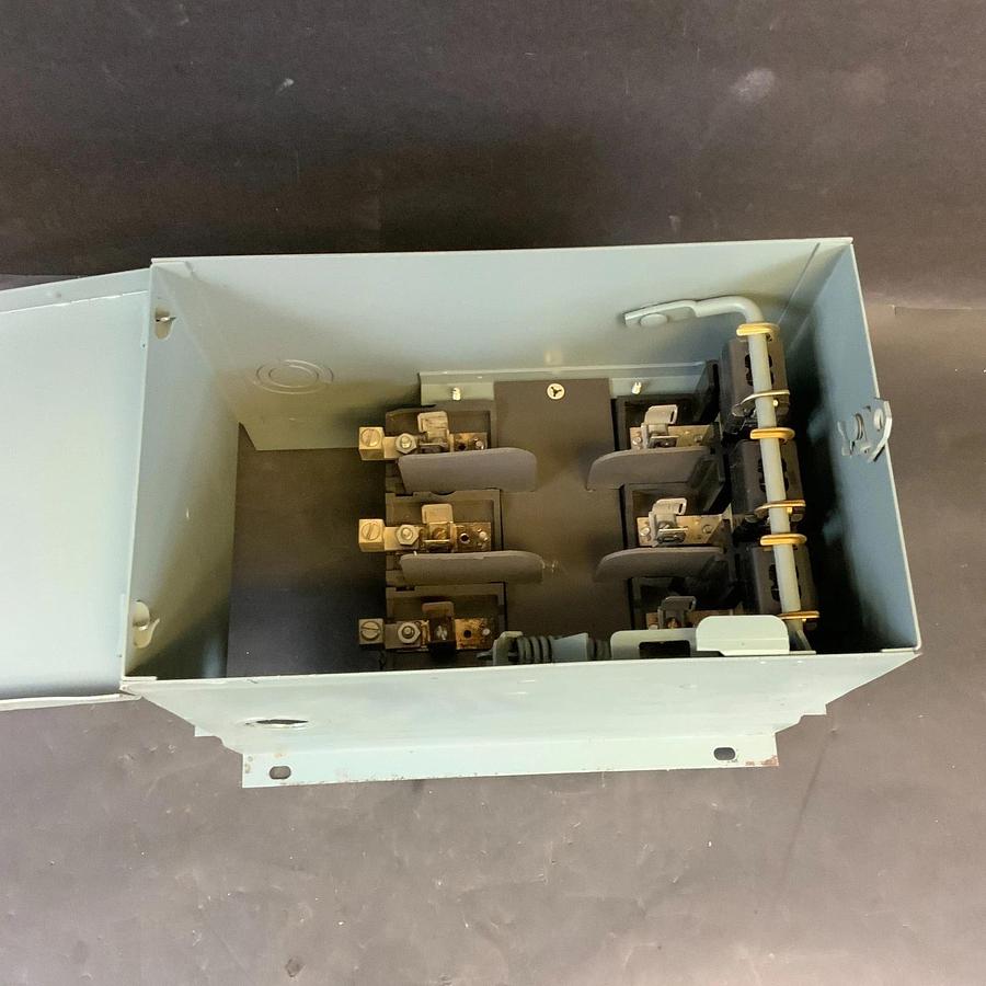 Used ITE 14351 FUSIBLE VACU-BREAK SWITCH PLUG ($200 OBO)