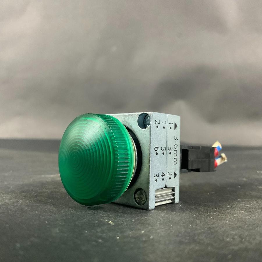 Used SIEMENS 3SB3403-1PC GREEN ILLUMINATED PILOT LIGHT ($15 OBO)