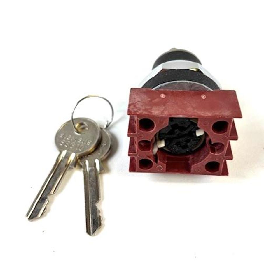 Used SIEMENS 3SB02-3BHC2 KEYED SELECTOR SWITCH