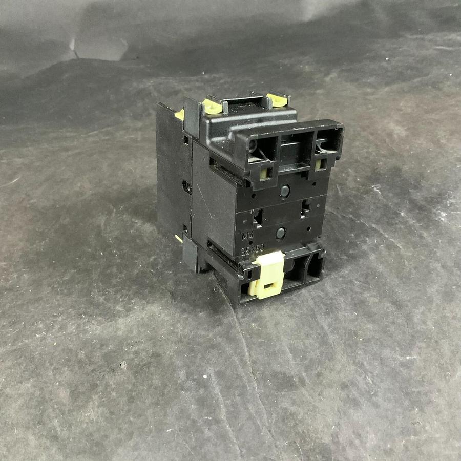 Used MOELLER DIL 00M 115V 60HZ CONTACTOR ($13 OBO)