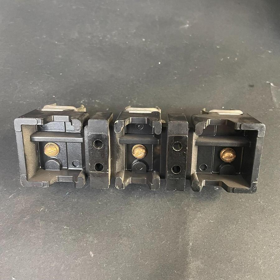 Used ALLEN BRADLEY 40023-416-04 60AMPS 600VOLTS FUSE BLOCK
