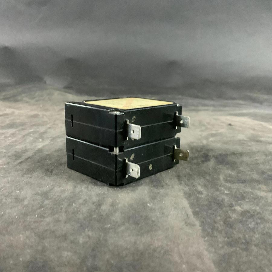 Used CARLING SWITCH - CIRCUIT BREAKER - AB2-B0-26-610-1D1-C ($30 OBO)