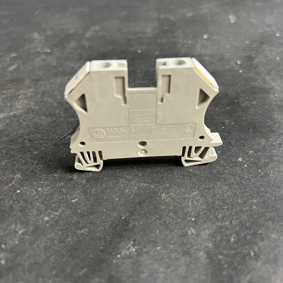 Used ALLEN BRADLEY 1492-J4 TERMINAL BLOCK ($3 OBO)