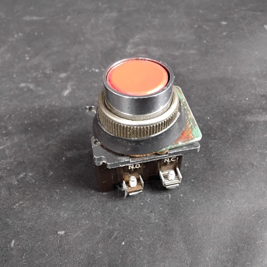 Used EATON 10250T1 RED PUSHBUTTON CONTACT BLOCK ($15 OBO)