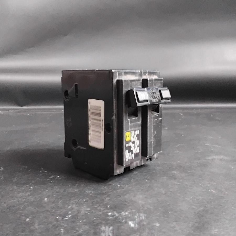 Used SQUARE D HOM 220 CIRCUIT BREAKER ($22 OBO)