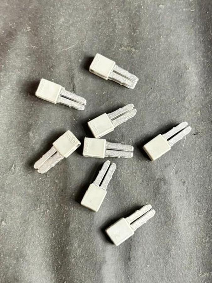 Used WAGO 280-402 TERMINAL BLOCK JUMPERS 8PCS