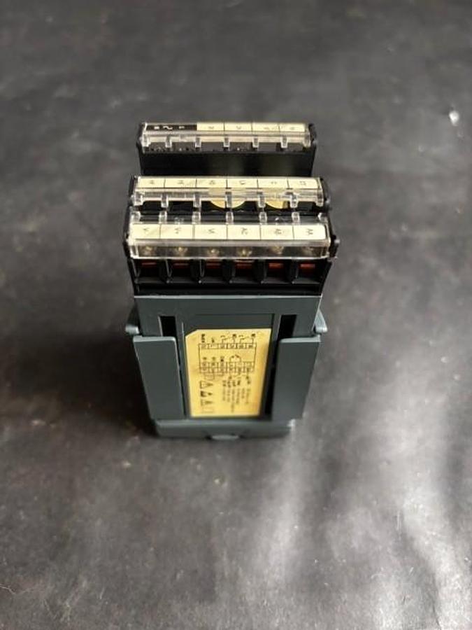 Used ATMOSPHERE ENGINEERING AE06 TEMPERATURE CONTROLLER ($60 OBO