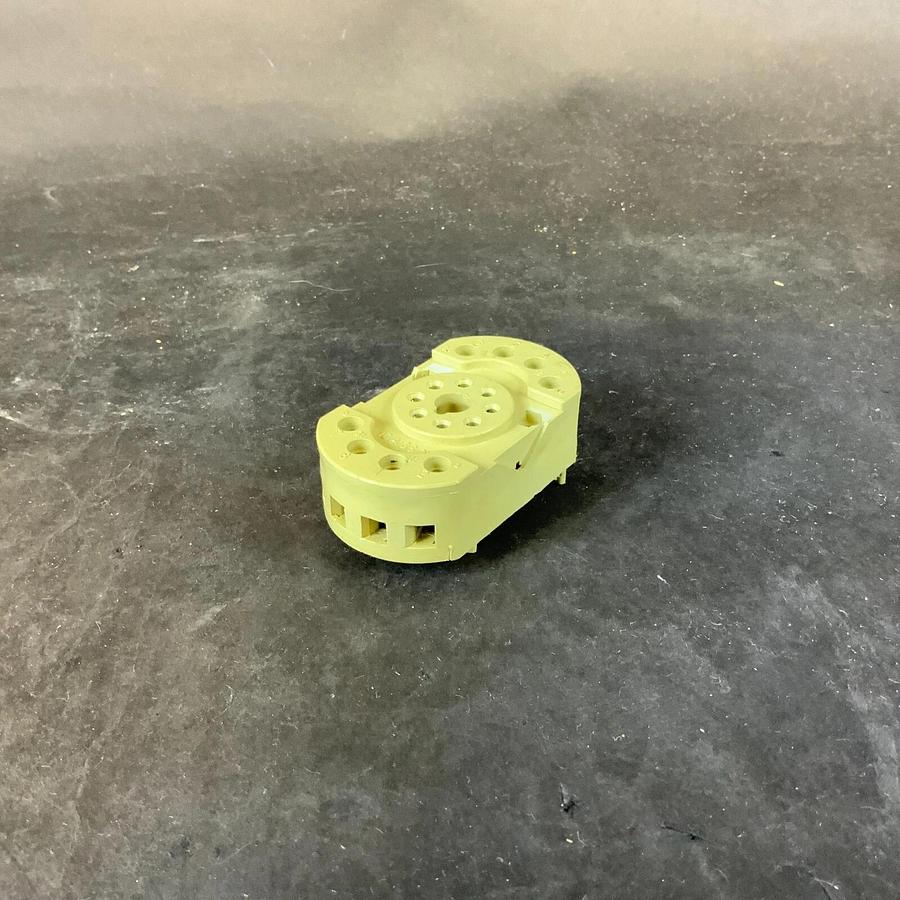 Used SCHRACK 10A 380V 8 POLE RELAY SOCKET ($4 OBO)