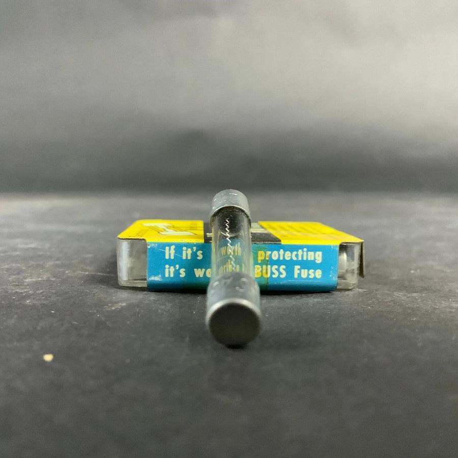 BUSSMANN AGC 1 1/2 (3AG) - SET OF 4 ($5 OBO)