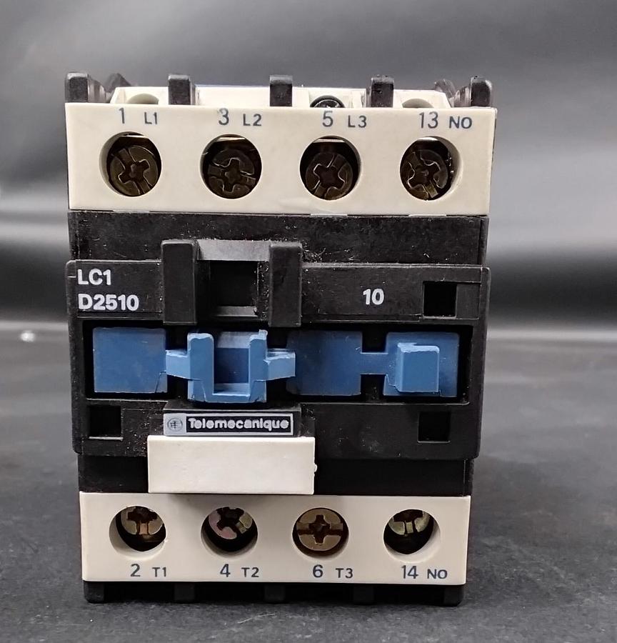 Used TELEMENCANIQUE LC1D2510M7  CONTACTOR ($25 OBO)