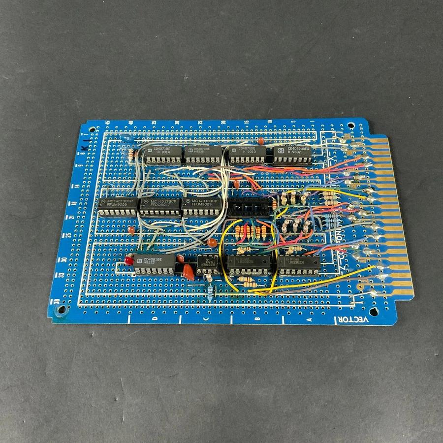 Used VECTOR ELECTRONICS 3677-2 PCB PLUGBOARD ($30 OBO)