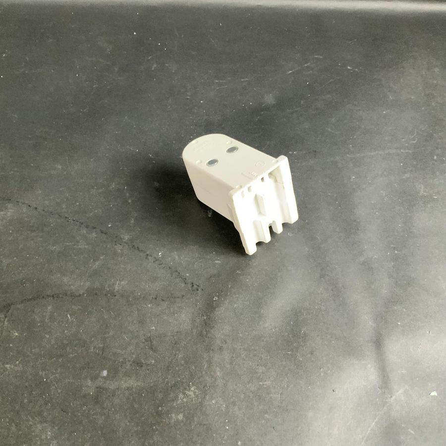 Used LEVITON 13485 FLUORESCENT LAMP HOLDER ($5 OBO)