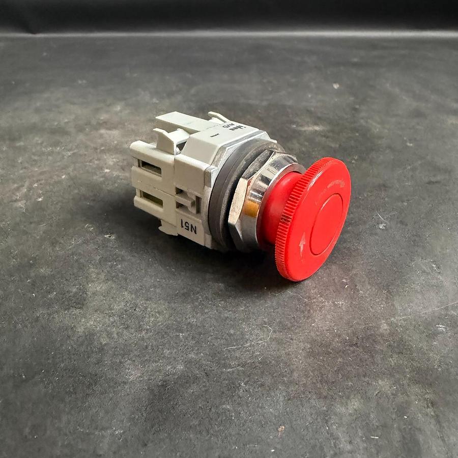 Used IDEC AVD301N-R RED EMERGENCY STOP SWITCH ($25 OBO)