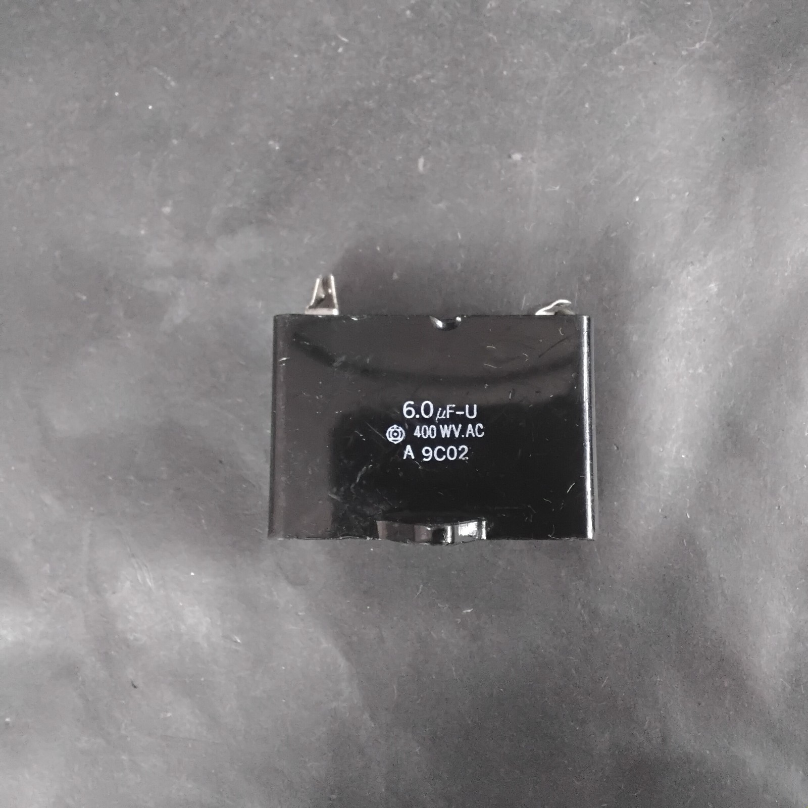 Used 6.0UF 400 WV.AC MOTOR RUN CAPACITOR ($10 OBO)