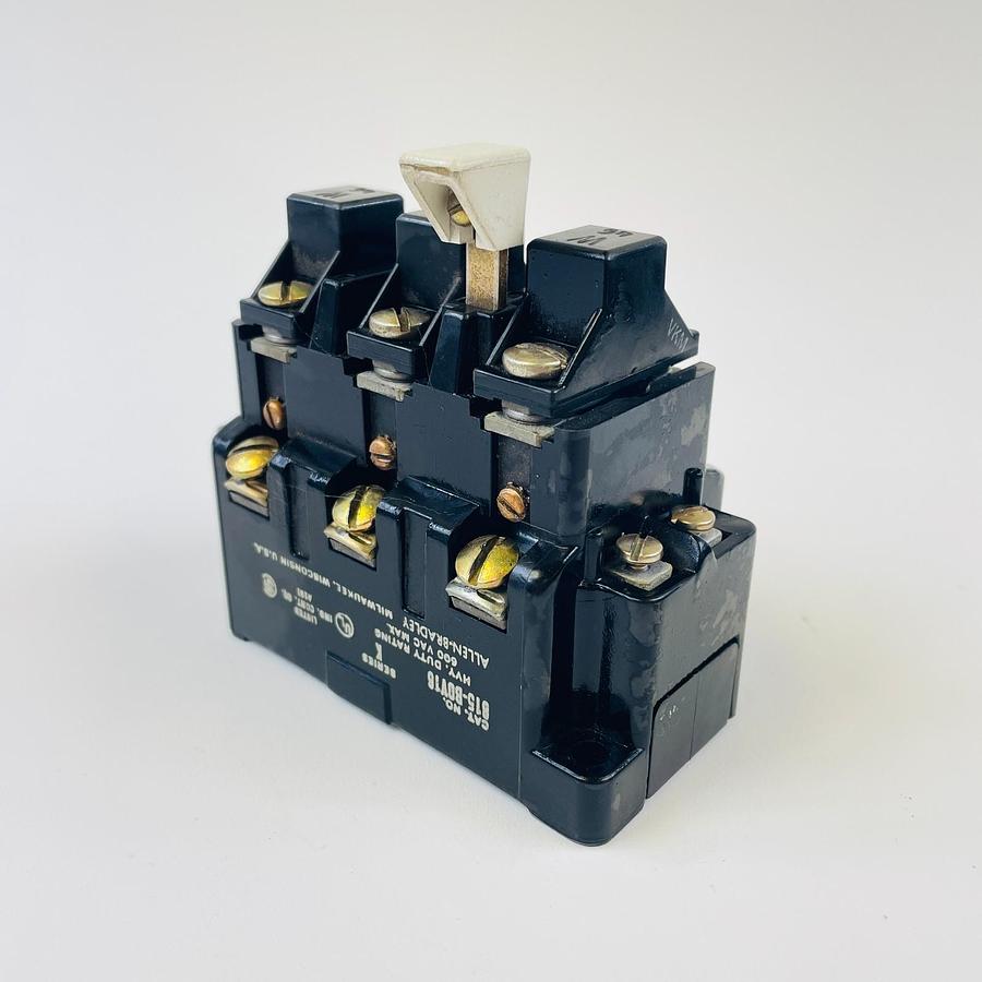 Used ALLEN BRADLEY 815-BOV16 SERIES K OVERLOAD RELAY 600 VAC INDUSTRIAL CONTROL