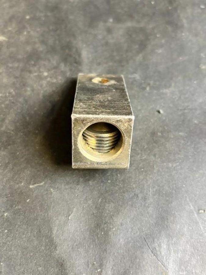Used 300MCM-6 MECHANICAL TERMINAL LUG