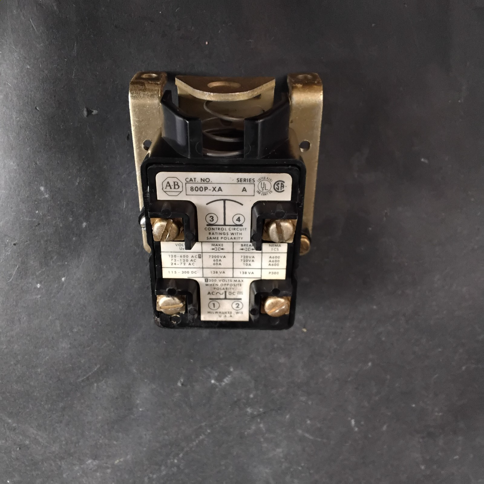 Used ALLEN-BRADLEY 800P-XA CONTACT BLOCK ($10 OBO)