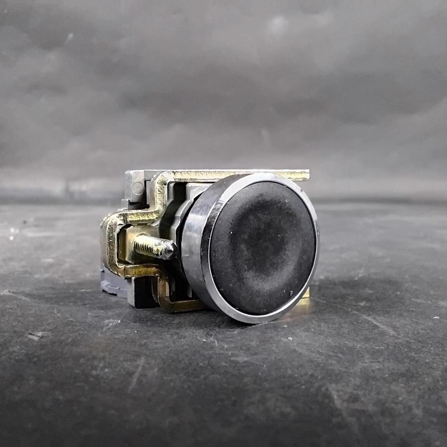 Used TELEMECANIQUE ZBE-101 BLACK PUSHBUTTON ($15 OBO)