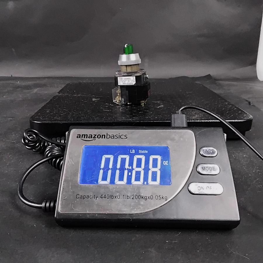 Used ALLEN BRADLEY 800T-16JG91KB7AX SER U GREEN SELECTOR SWITCH ($80 OBO)