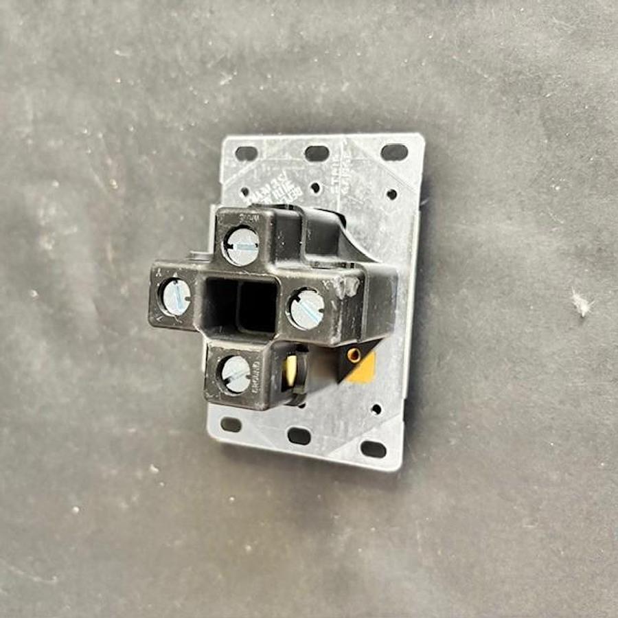 EATON 1258-SP RECEPTACLE PLUG
