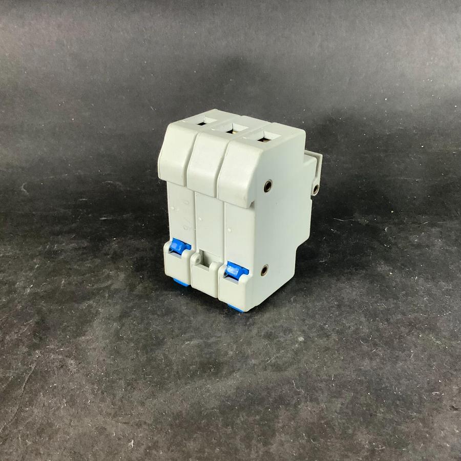 Used BUSSMANN B24214 MSC.10 FUSE HOLDER ($25 OBO)