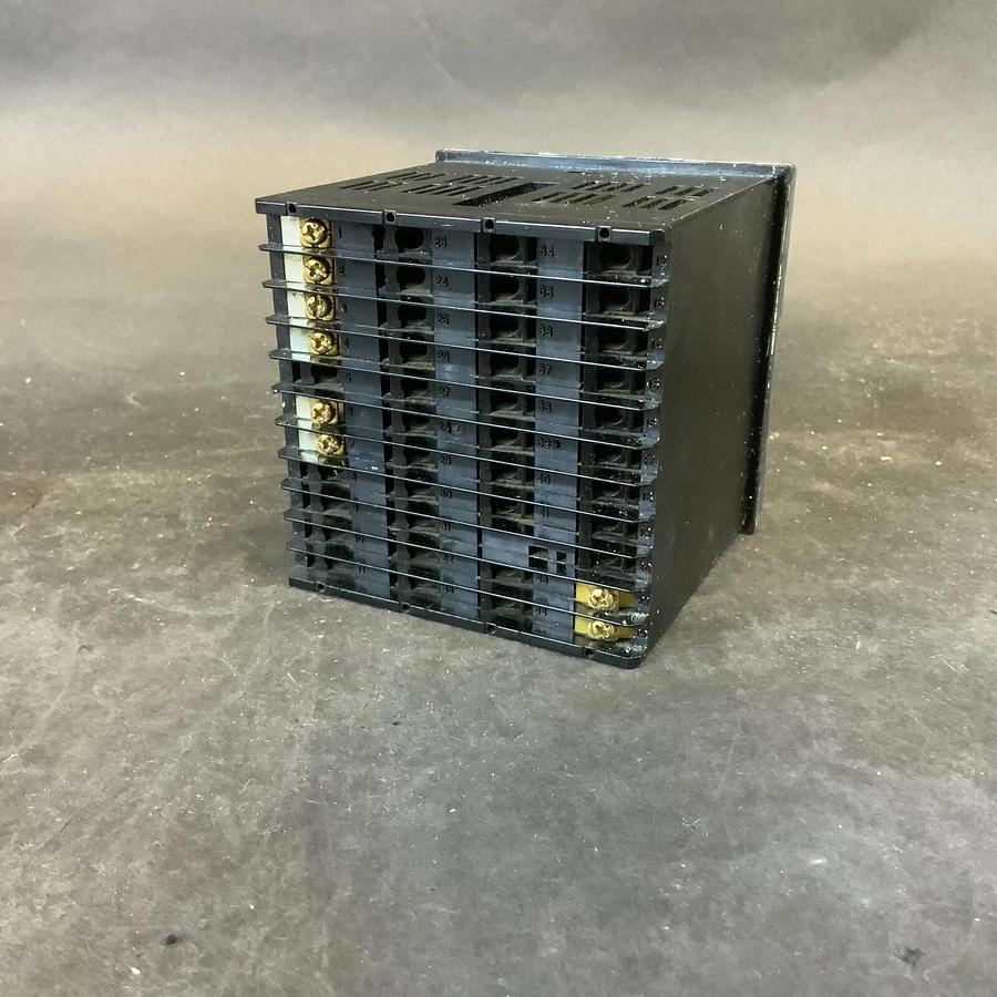 Used INVENSYS MAQ3-003 00-000-0 TEMPERATURE CONTROLLER ($90 OBO)