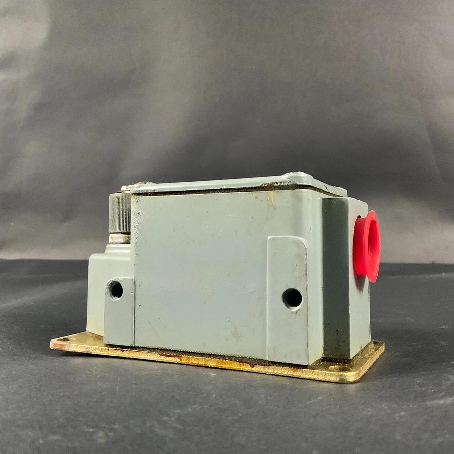 Used SQUARE D 9007-TUB5 LIMIT SWITCH ($200 OBO)