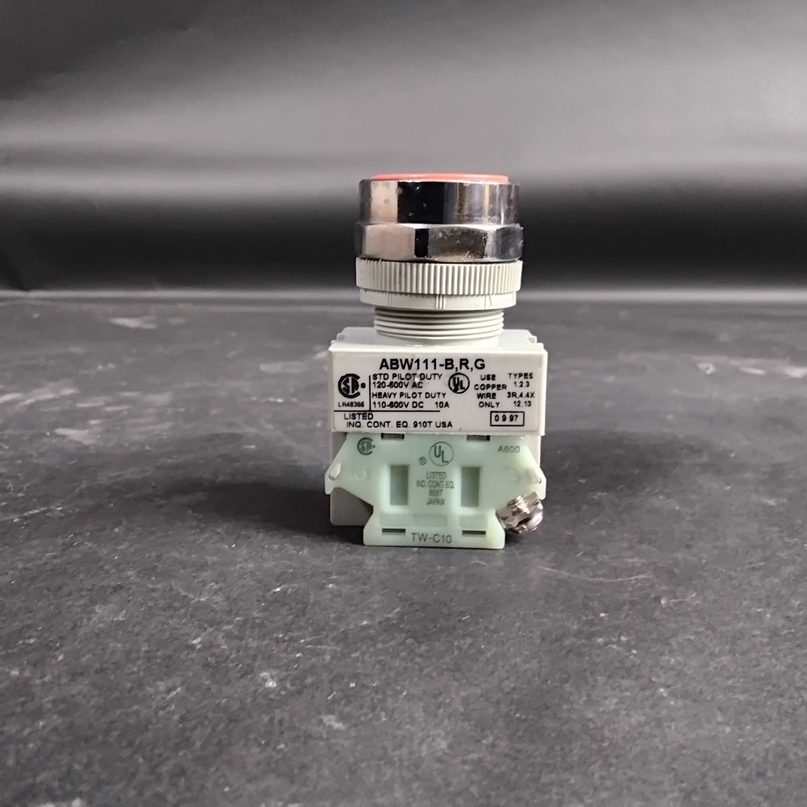 Used IDEC ABW111-B,R,G RED PUSHBUTTON ($12 OBO)