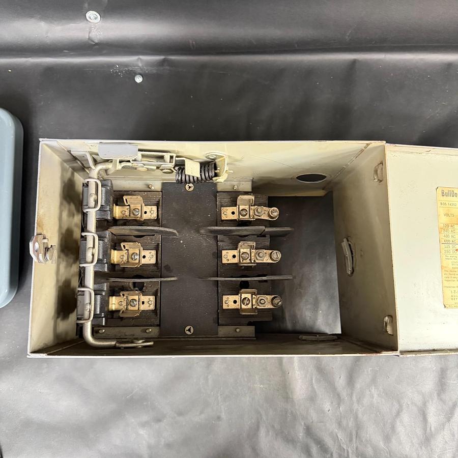 Used ITE BOS14352 SWITCH PLUG