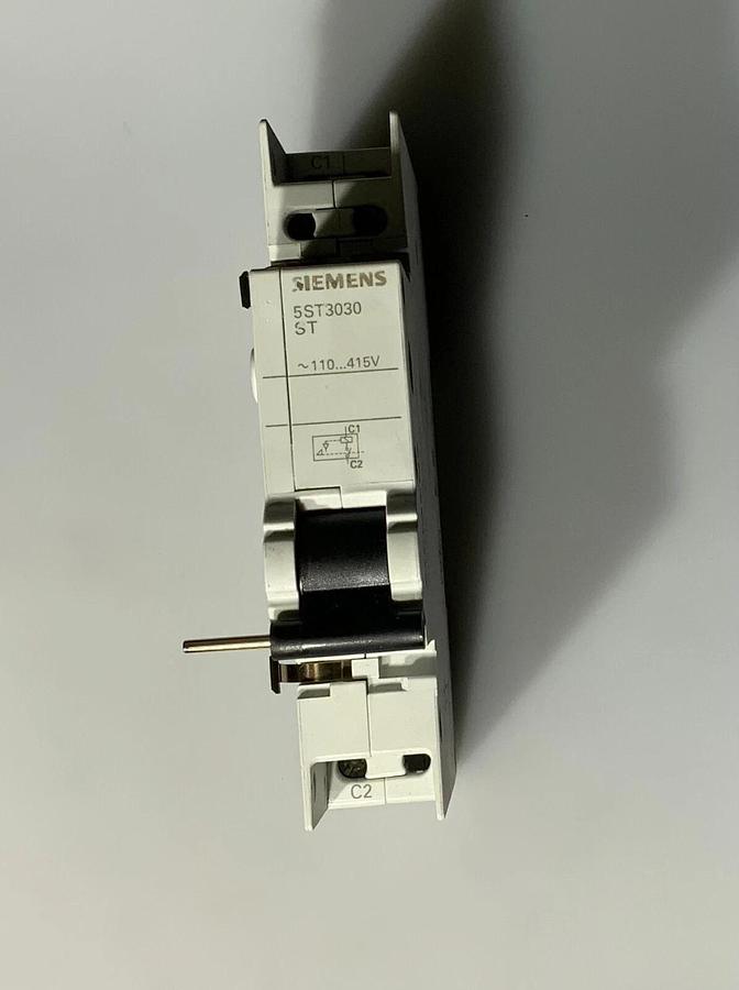 Used SIEMENS 5ST3030 ($16.99  OBO)