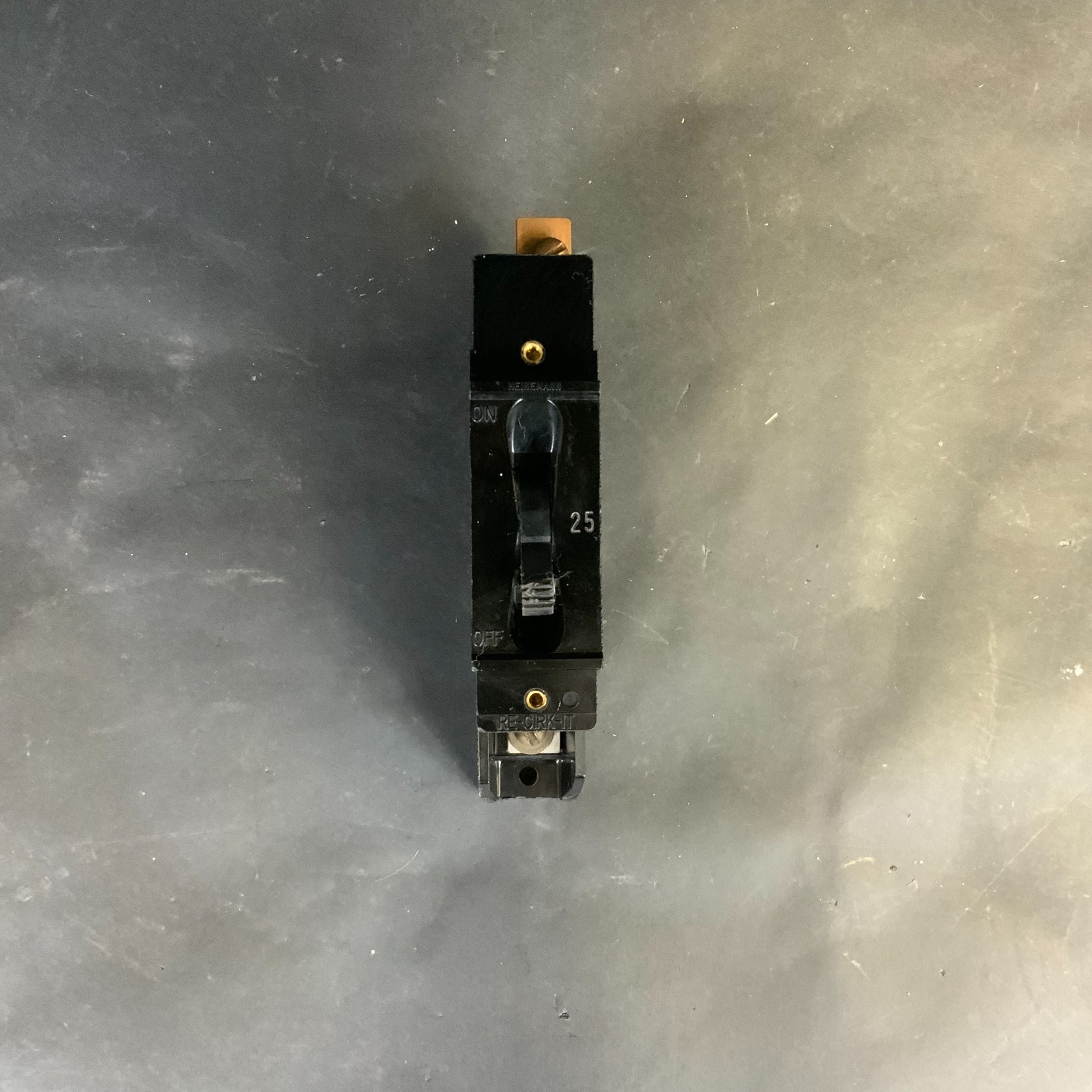 Used HEINEMANN X0411-1-25A CIRCUIT BREAKER ($8 OBO)
